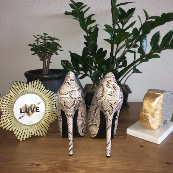 Steve Madden DEJAVU Natural Snake Heel 👠 - Picture 3 of 5